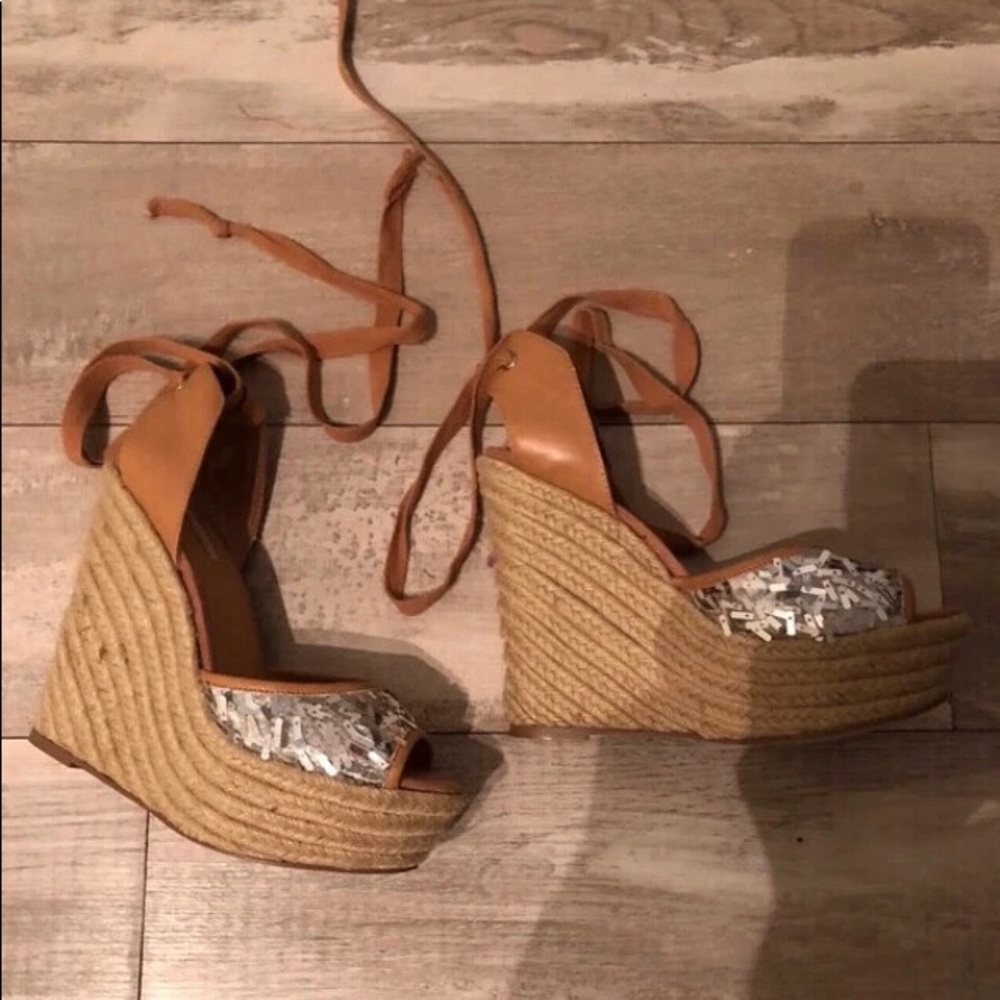 🛍absolutely adorable sequence wedges size 7 brand new!